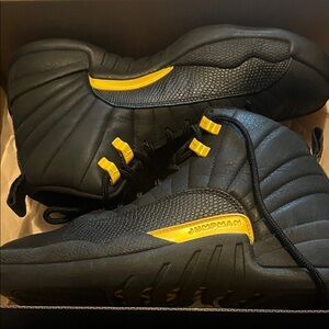 Jump Men's Black and Gold Sneakers